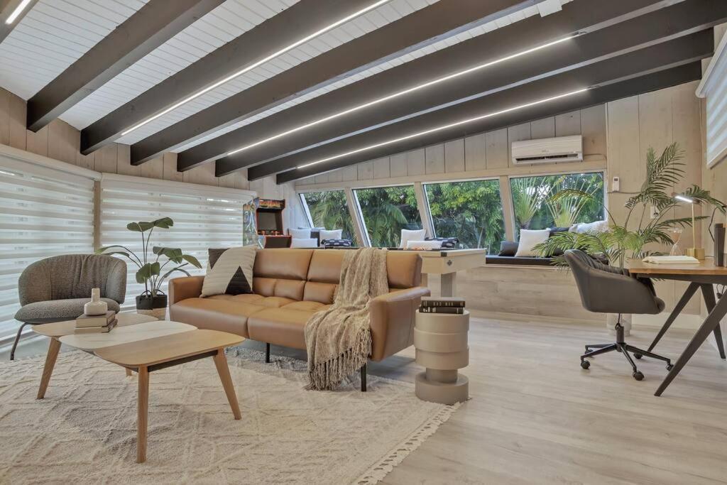 Stunning 2 Story Villa With Pool 劳德代尔堡 外观 照片