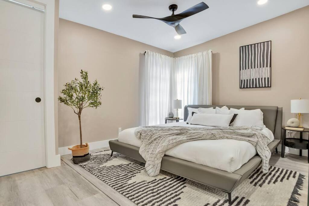 Stunning 2 Story Villa With Pool 劳德代尔堡 外观 照片