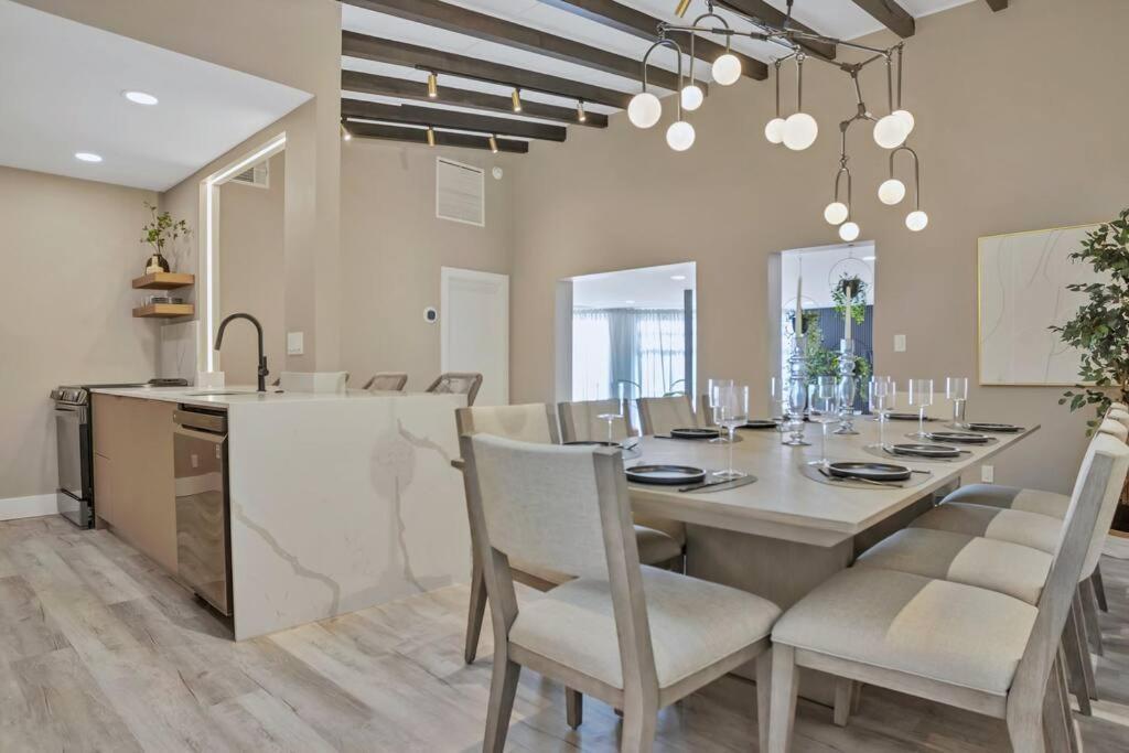 Stunning 2 Story Villa With Pool 劳德代尔堡 外观 照片