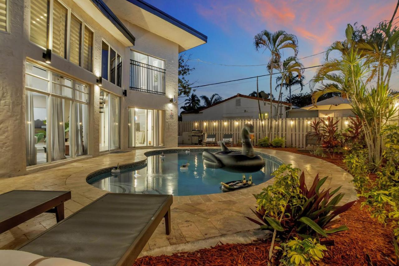 Stunning 2 Story Villa With Pool 劳德代尔堡 外观 照片